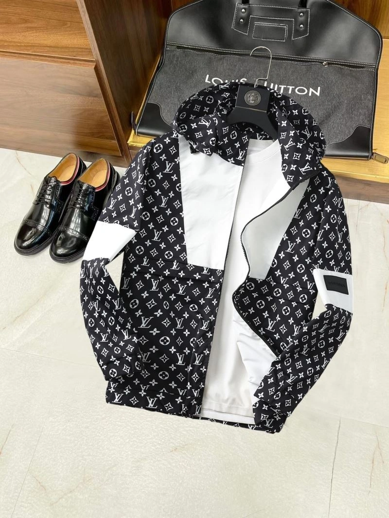WellDesigned Louis Vuitton Outwear 136755