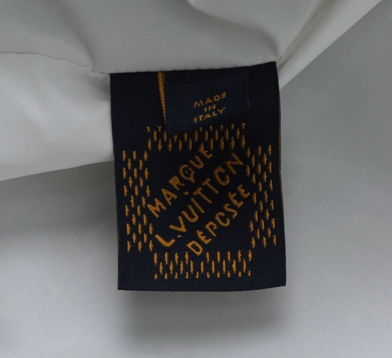 WellDesigned Louis Vuitton Outwear 136755