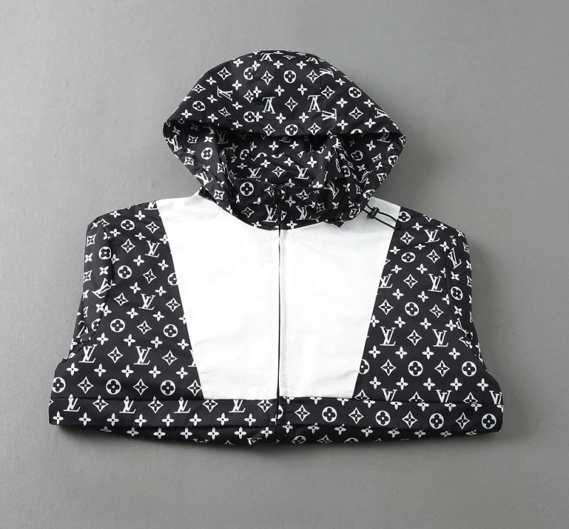 WellDesigned Louis Vuitton Outwear 136755