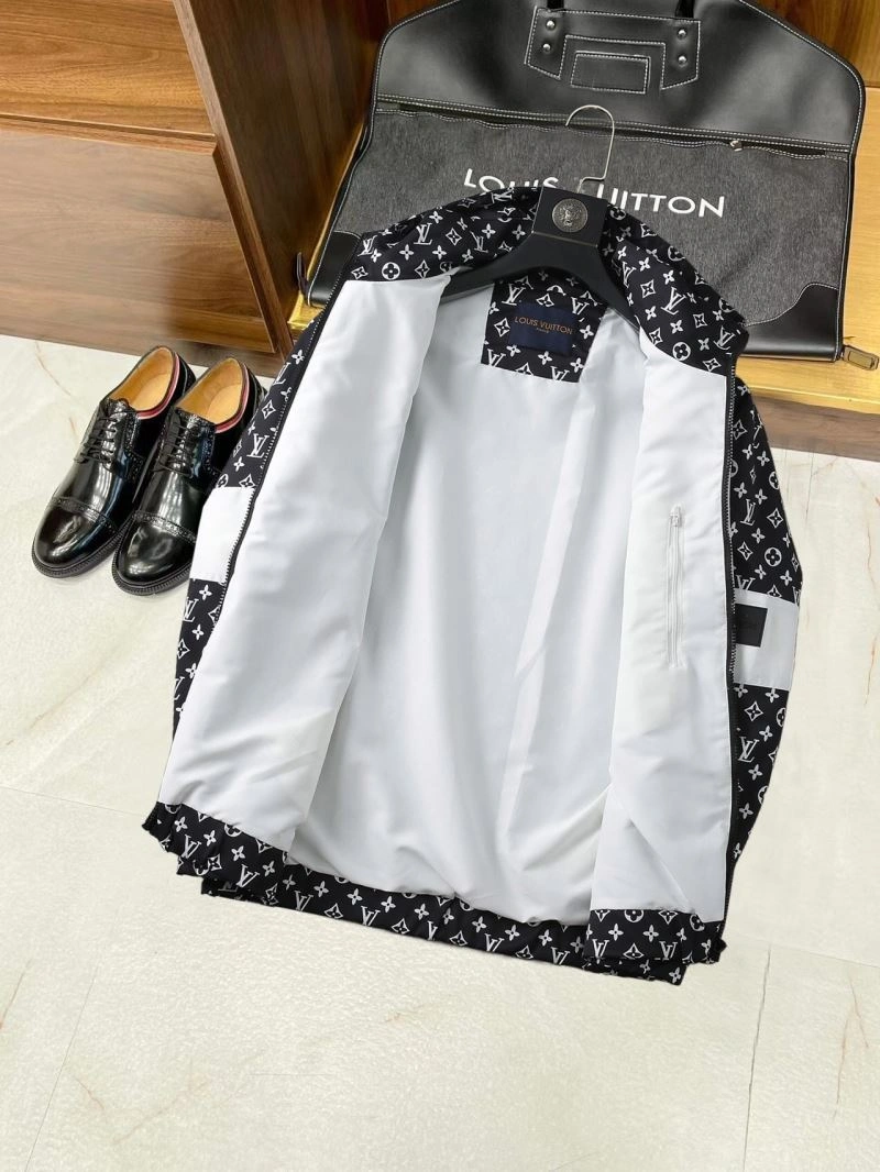 WellDesigned Louis Vuitton Outwear 136755