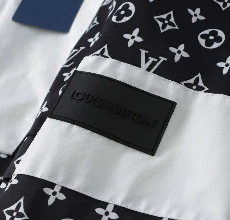 WellDesigned Louis Vuitton Outwear 136755