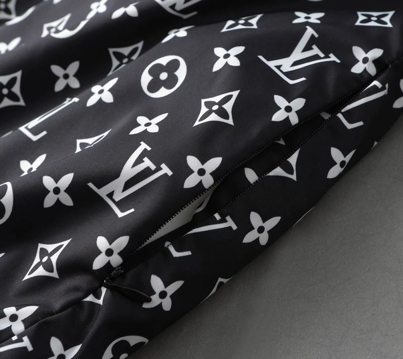WellDesigned Louis Vuitton Outwear 136755