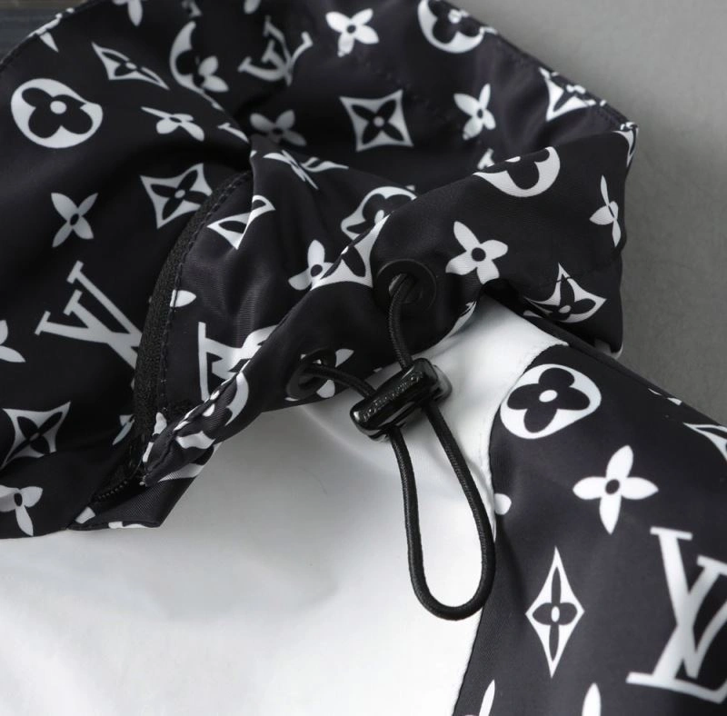 WellDesigned Louis Vuitton Outwear 136755