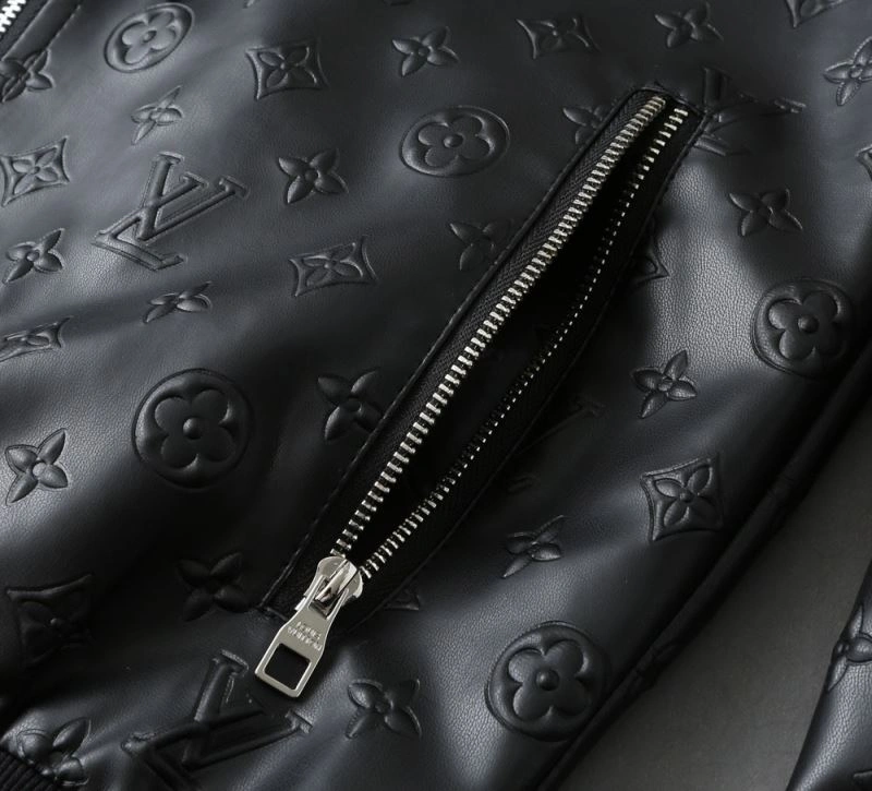 Fashionable Louis Vuitton Outwear 136738