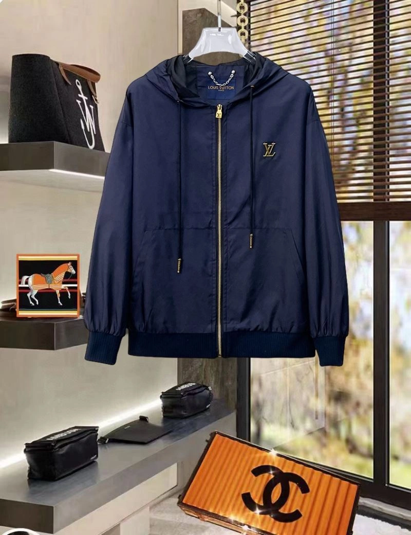 ComfortFit Louis Vuitton Outwear 136749