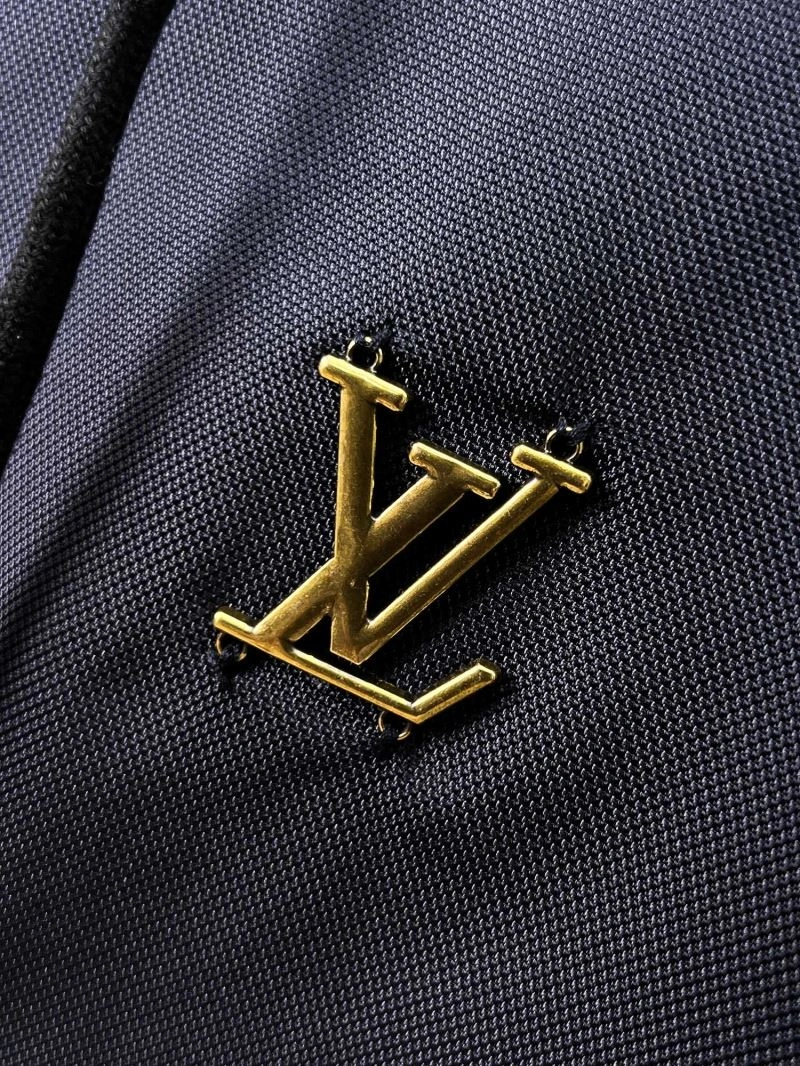 ComfortFit Louis Vuitton Outwear 136749