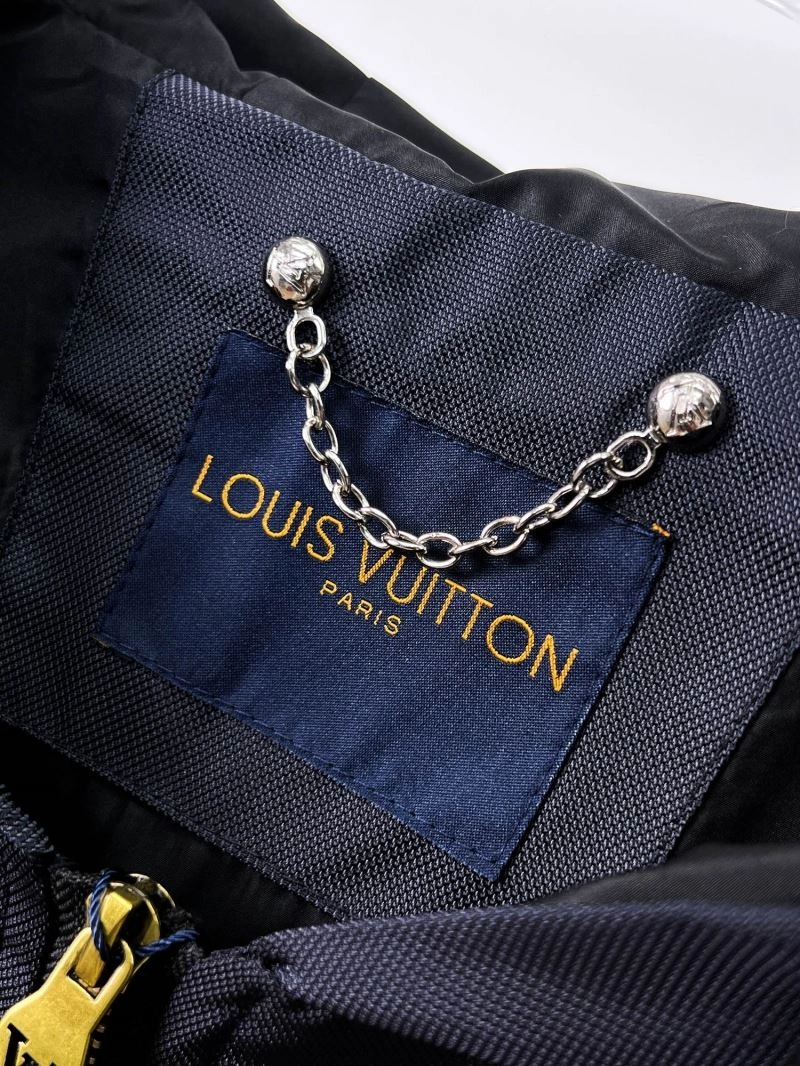 ComfortFit Louis Vuitton Outwear 136749