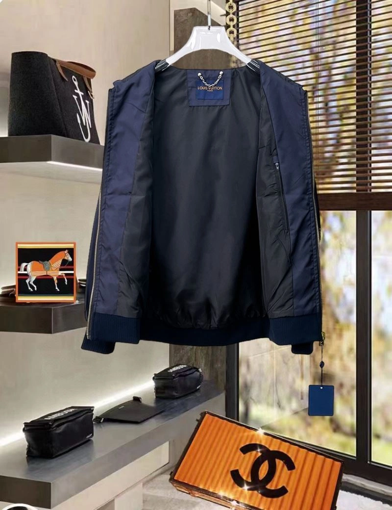 ComfortFit Louis Vuitton Outwear 136749