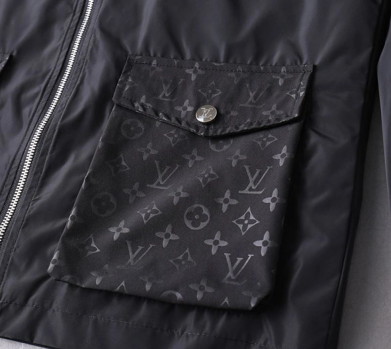 Trendsetting Louis Vuitton Outwear 136743
