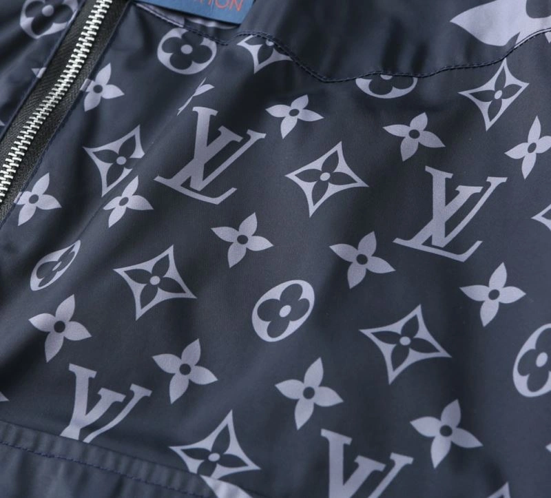 AllSeason Louis Vuitton Outwear 136744