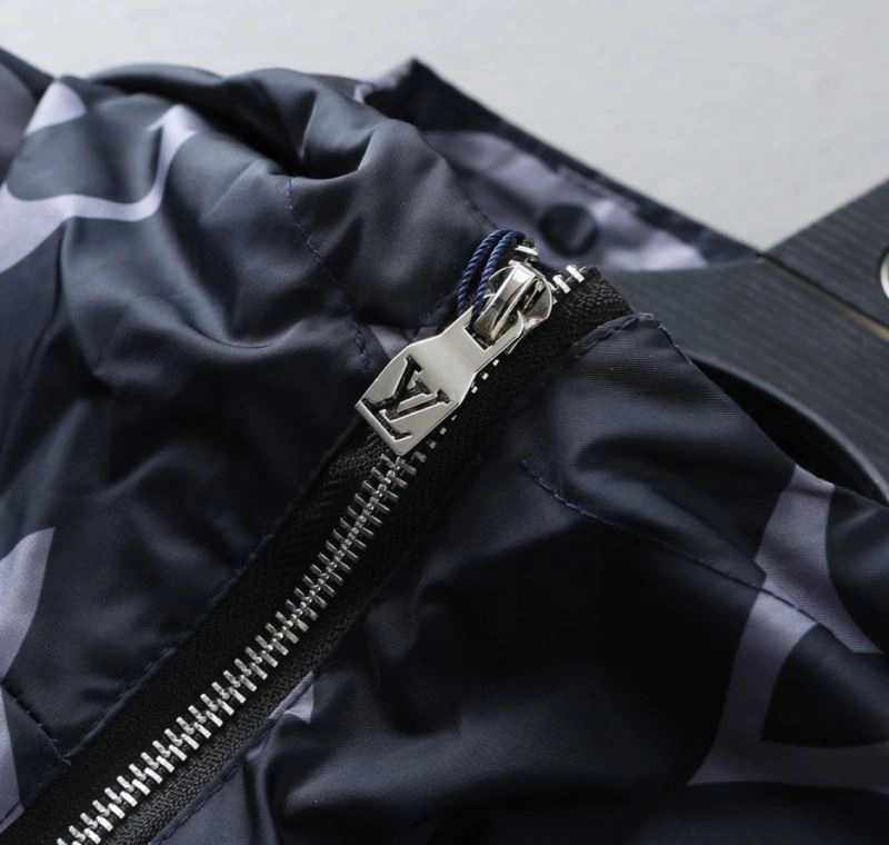 AllSeason Louis Vuitton Outwear 136744
