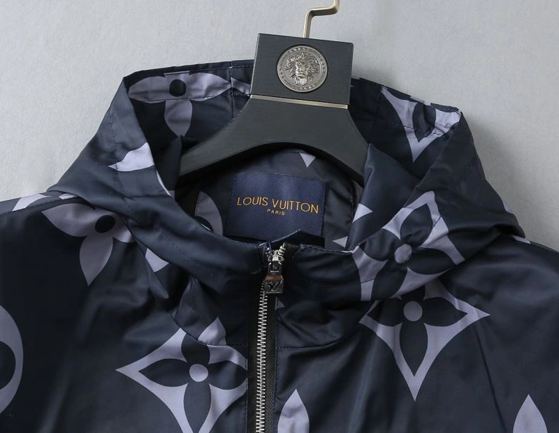 AllSeason Louis Vuitton Outwear 136744