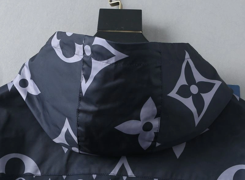 AllSeason Louis Vuitton Outwear 136744