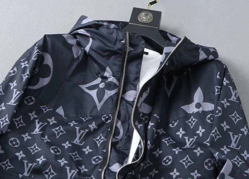 AllSeason Louis Vuitton Outwear 136744