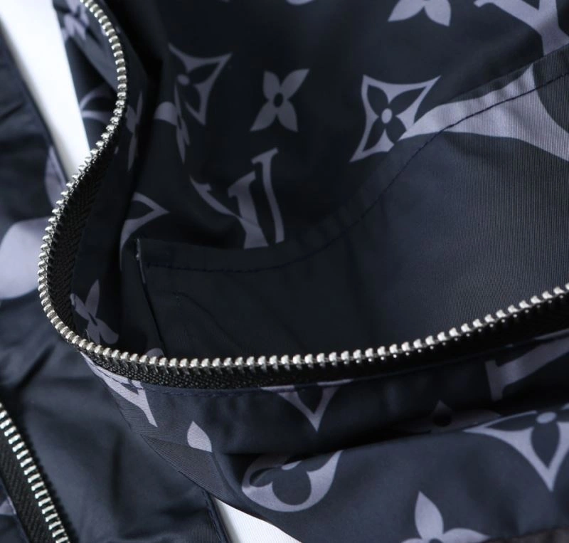 AllSeason Louis Vuitton Outwear 136744