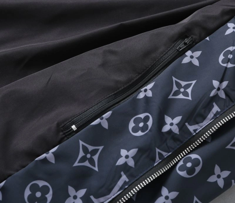 AllSeason Louis Vuitton Outwear 136744