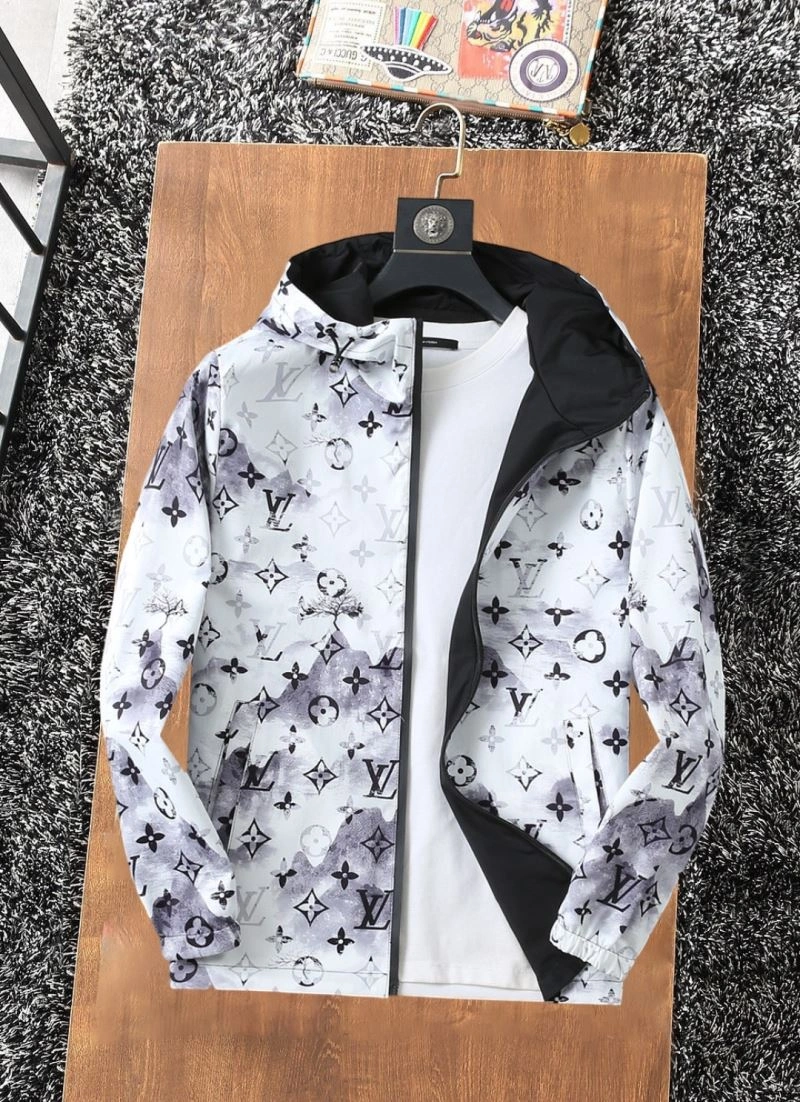 Louis Vuitton Outwear Sporty 136731