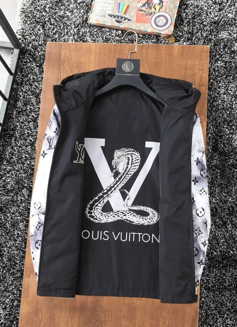 Louis Vuitton Outwear Sporty 136731