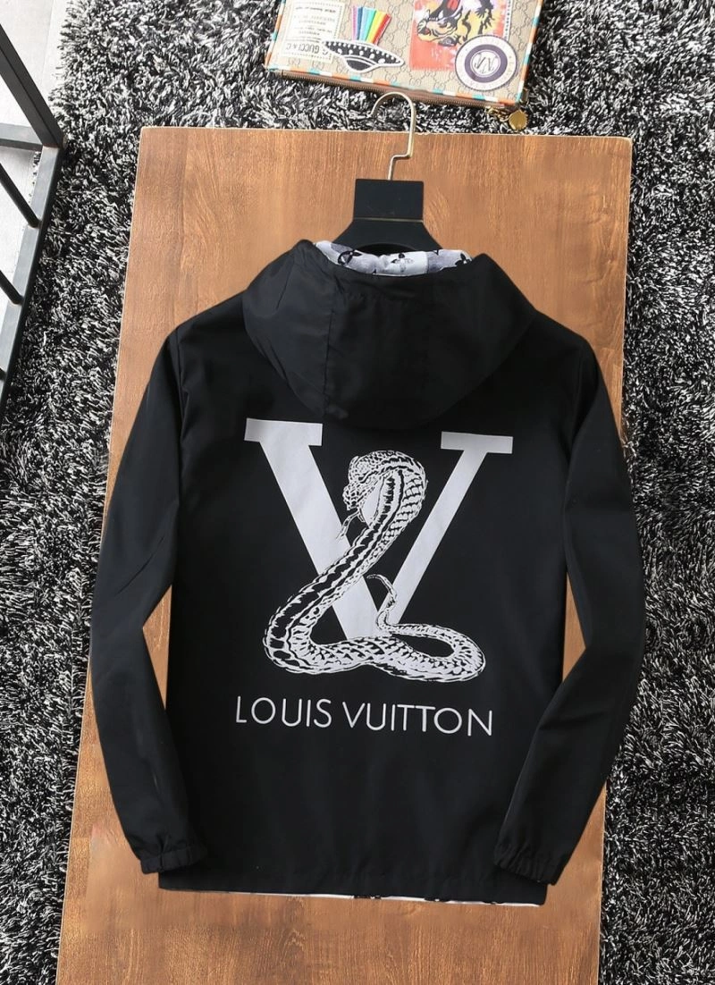 Louis Vuitton Outwear Sporty 136731