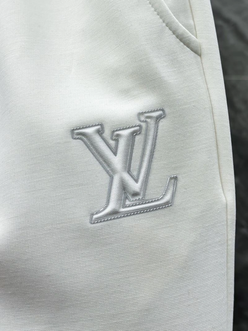 Comfortable Louis Vuitton Outwear 136737