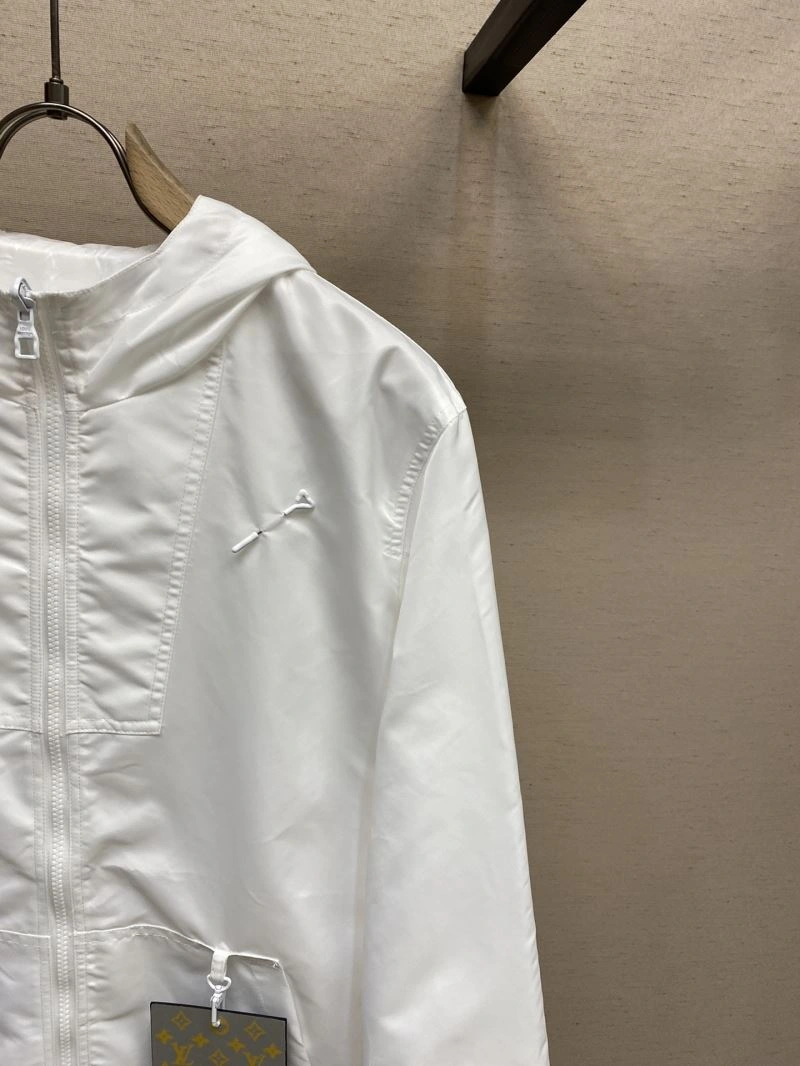StreetReady Louis Vuitton Outwear 136732