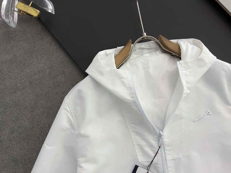 Louis Vuitton Outwear Affordable 136750