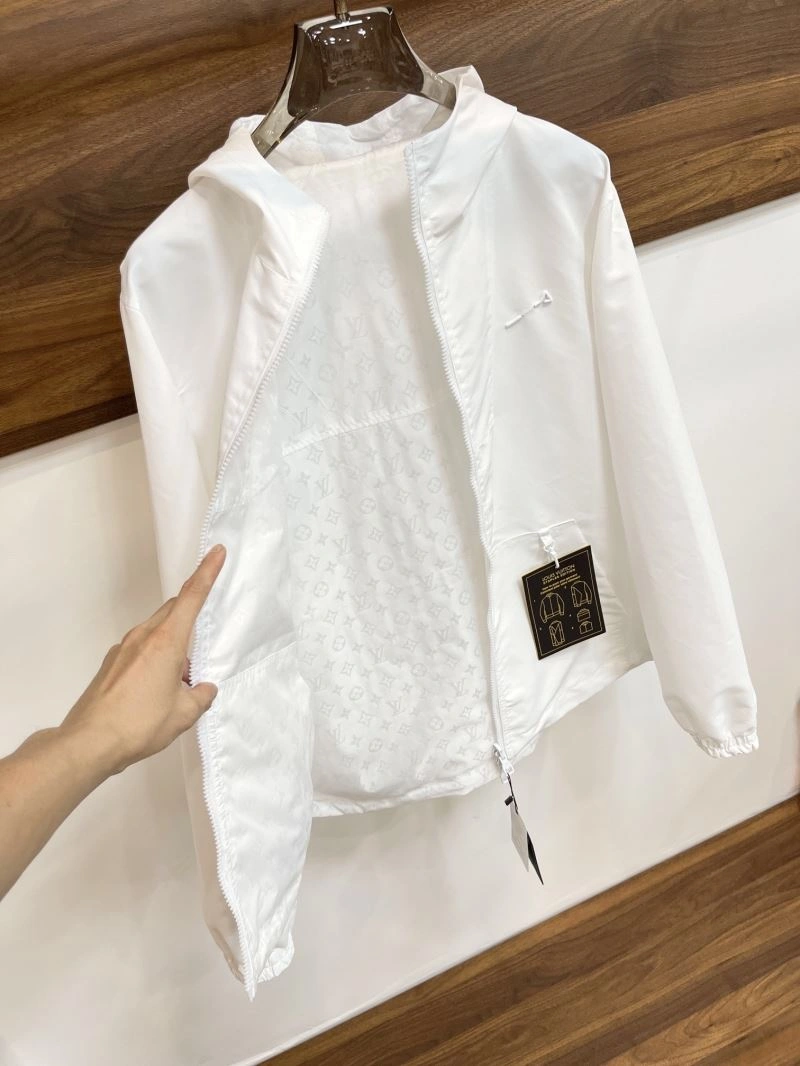 Louis Vuitton Outwear Trendy 136747