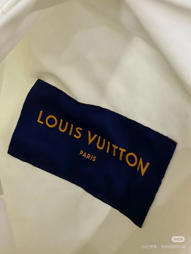 Louis Vuitton Outwear FashionForward 136727