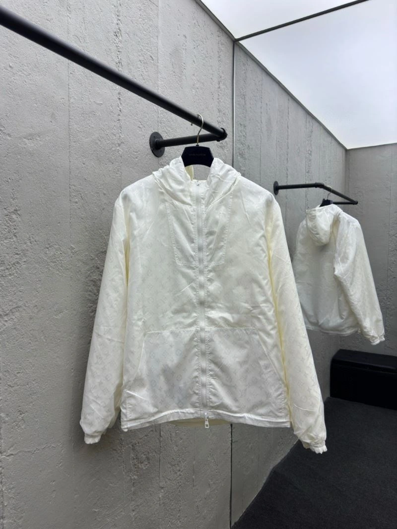 Resilient Louis Vuitton Outwear 136726