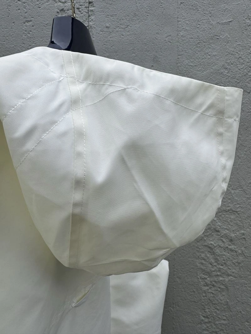 Resilient Louis Vuitton Outwear 136726