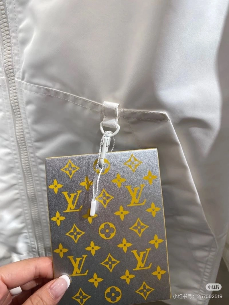 Louis Vuitton Outwear EyeCatching 136730