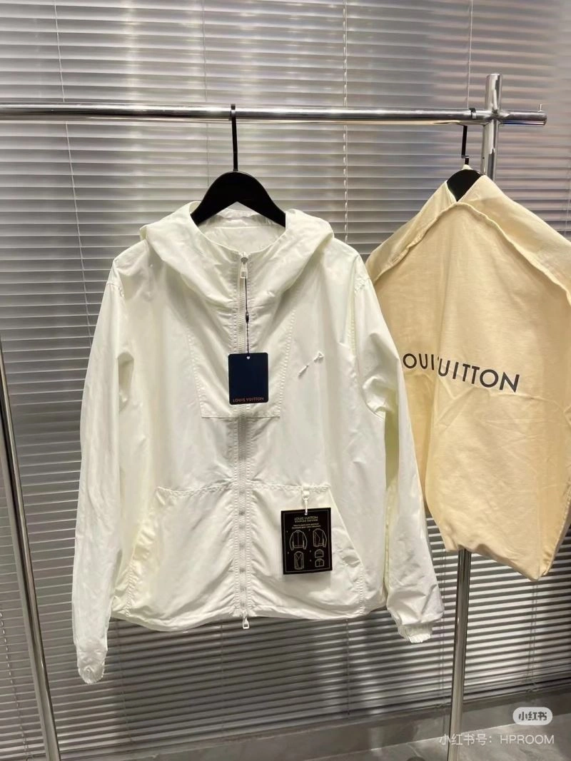 Louis Vuitton Outwear EyeCatching 136730