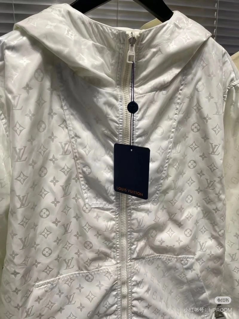 Louis Vuitton Outwear EyeCatching 136730