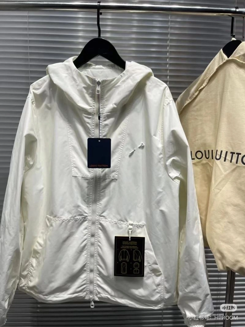 Louis Vuitton Outwear EyeCatching 136730