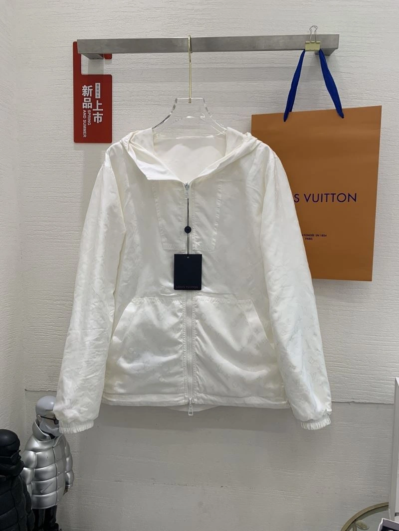 FlexibleFit Louis Vuitton Outwear 136722