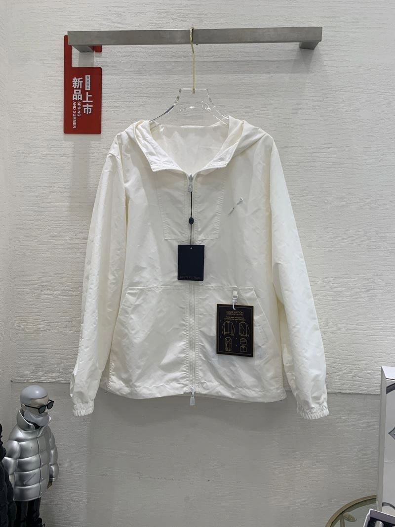 FlexibleFit Louis Vuitton Outwear 136722
