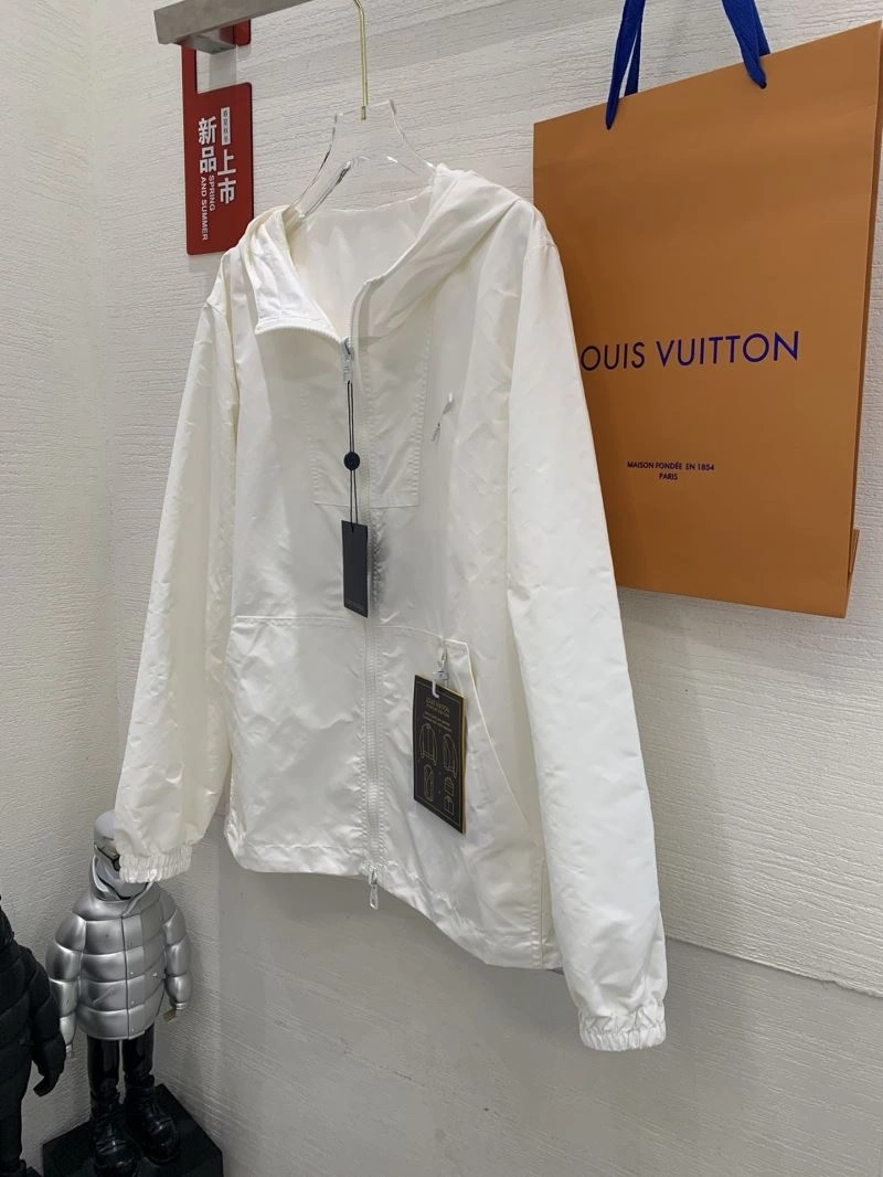 FlexibleFit Louis Vuitton Outwear 136722