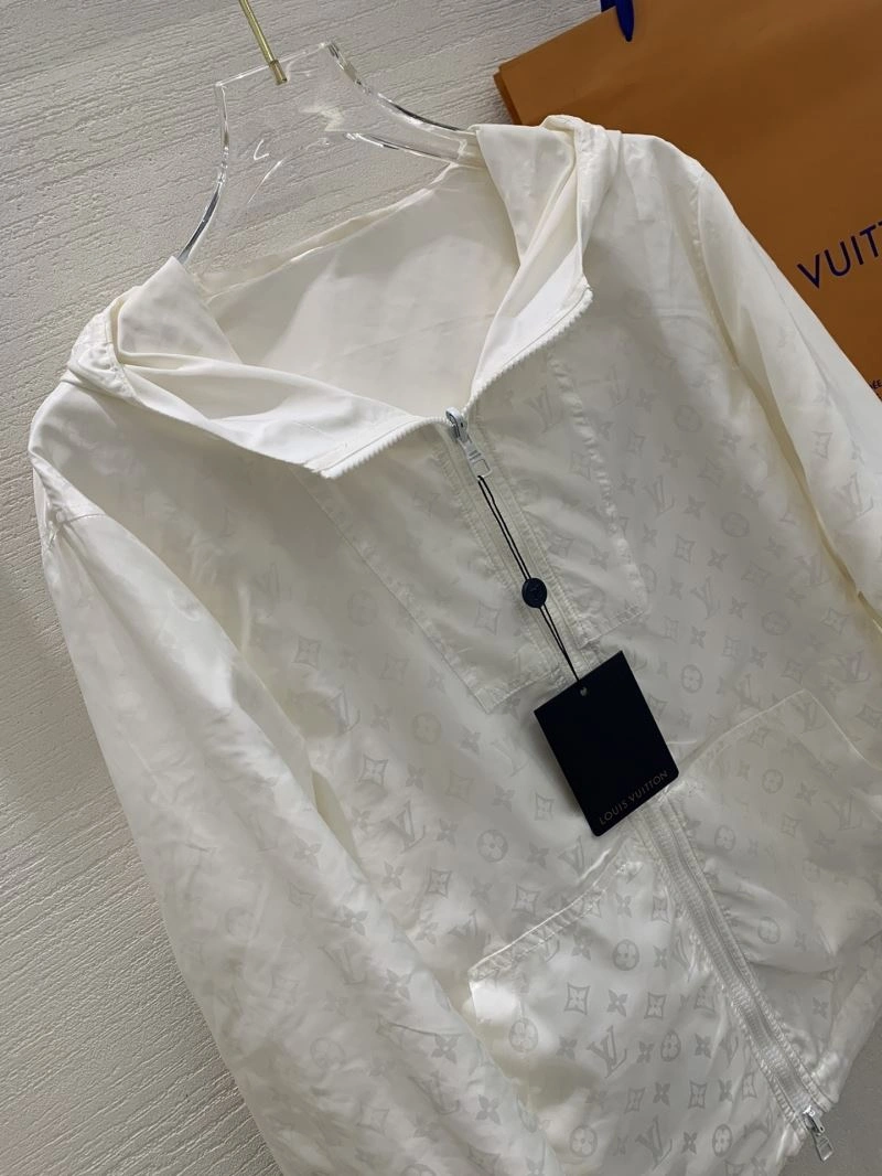 FlexibleFit Louis Vuitton Outwear 136722