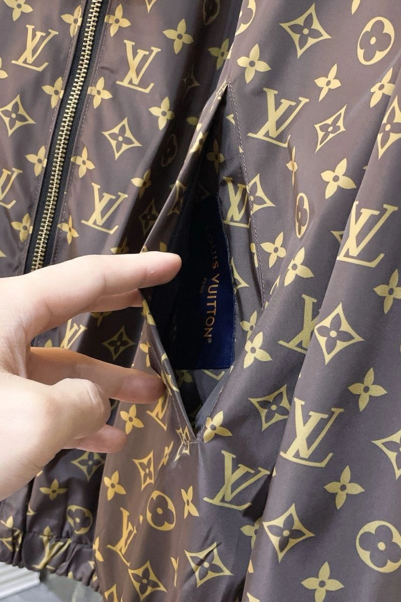 Casual Louis Vuitton Outwear 136742