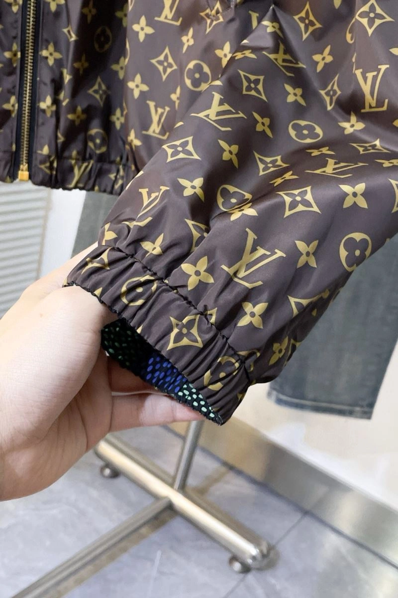 Casual Louis Vuitton Outwear 136742