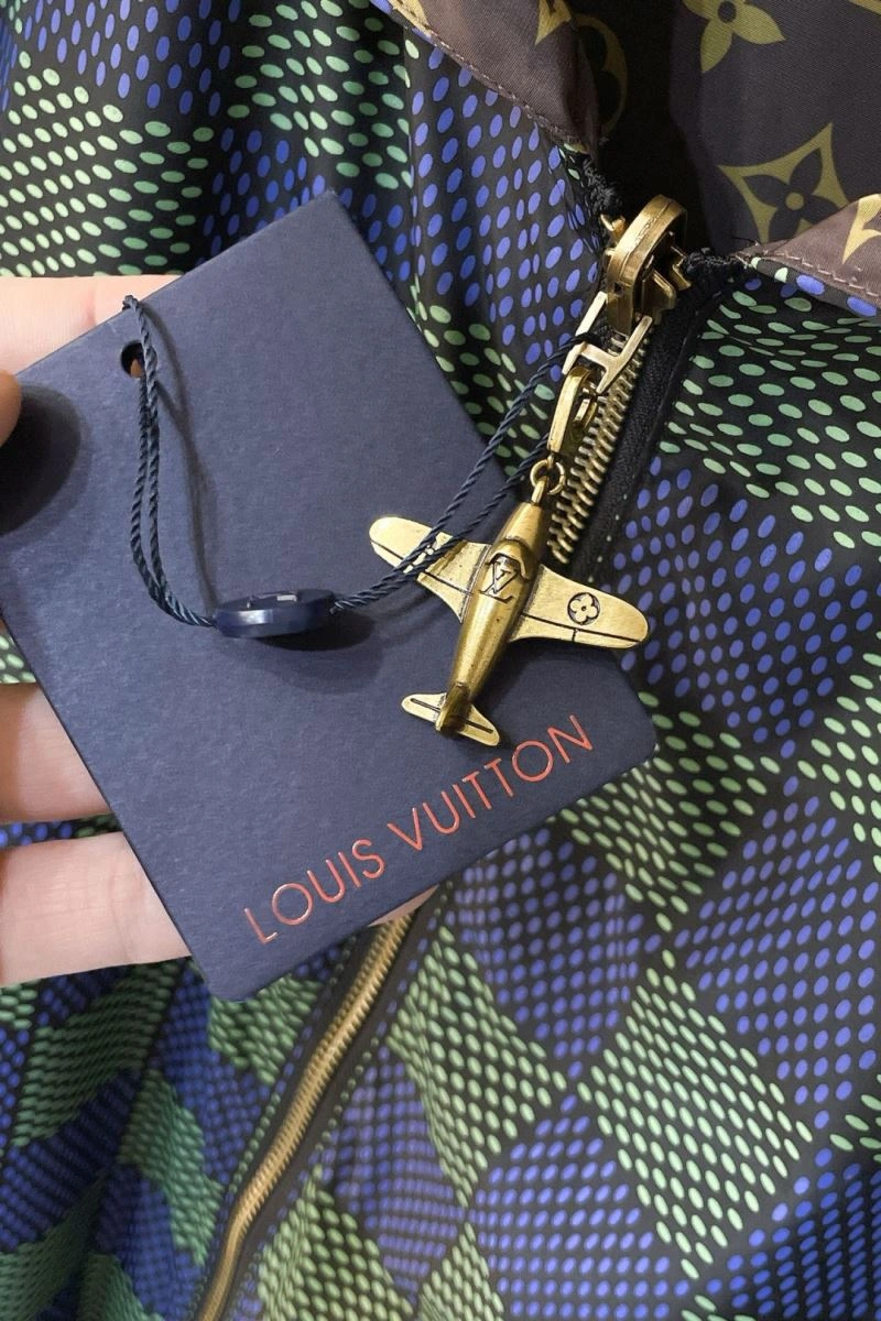 Casual Louis Vuitton Outwear 136742