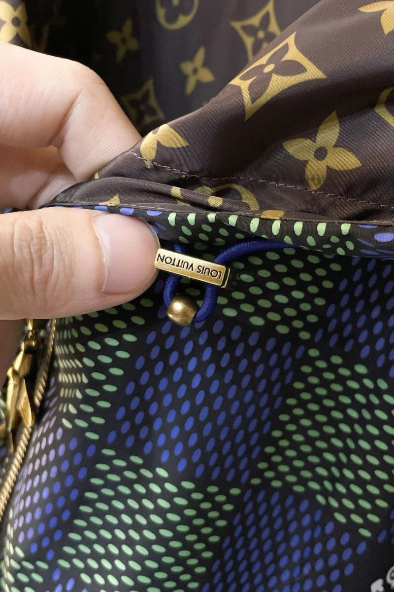Casual Louis Vuitton Outwear 136742