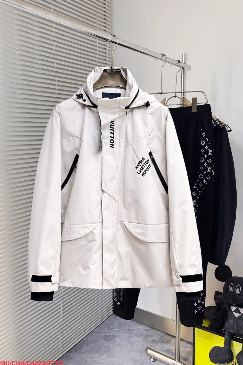 UrbanStyle Louis Vuitton Outwear 136717