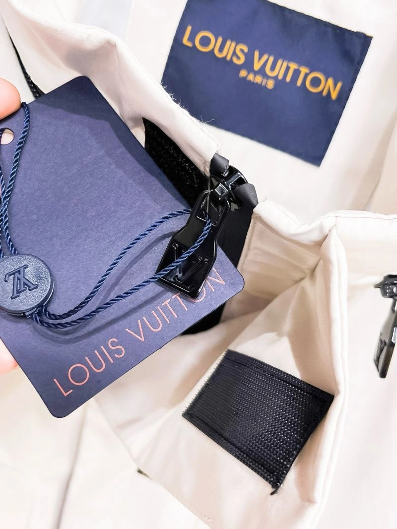 UrbanStyle Louis Vuitton Outwear 136717