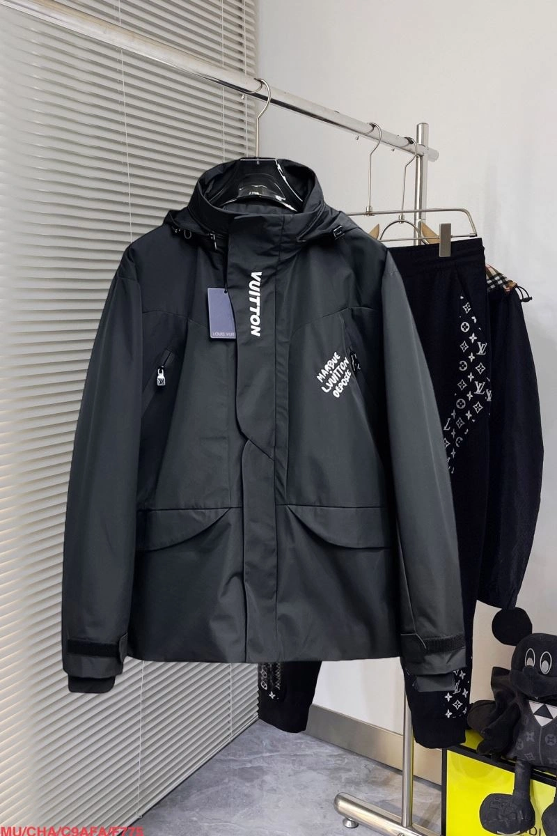 Refined Louis Vuitton Outwear 136715