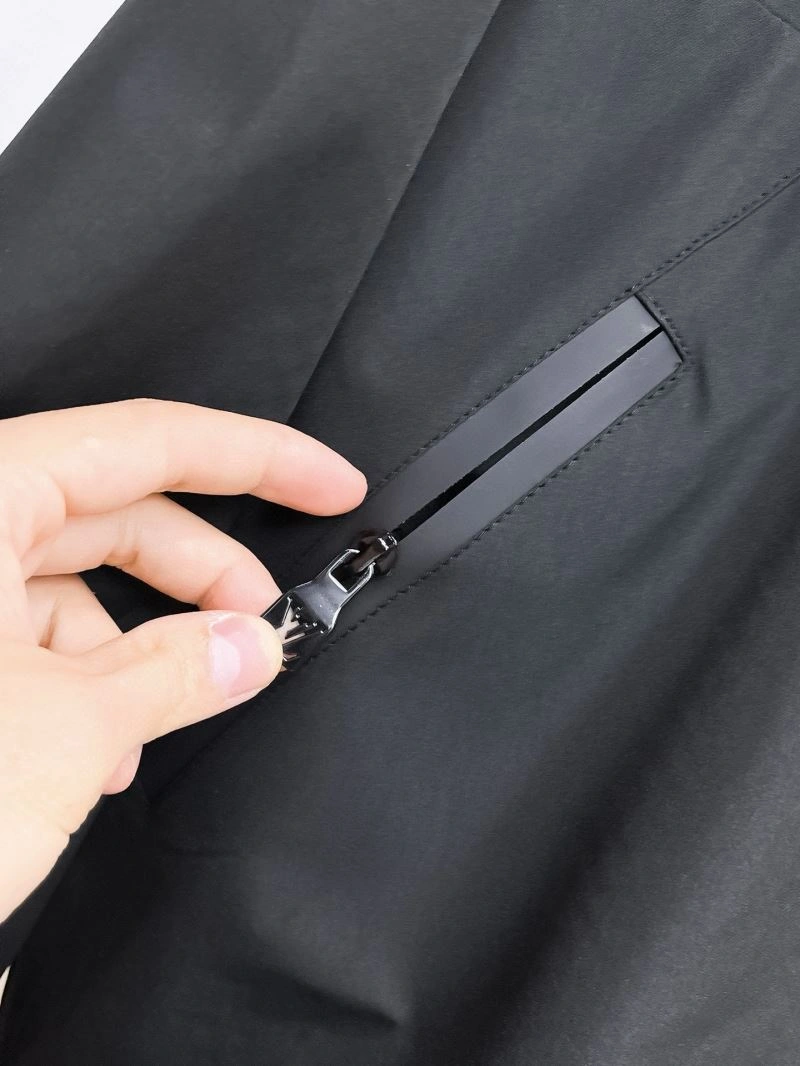 Refined Louis Vuitton Outwear 136715