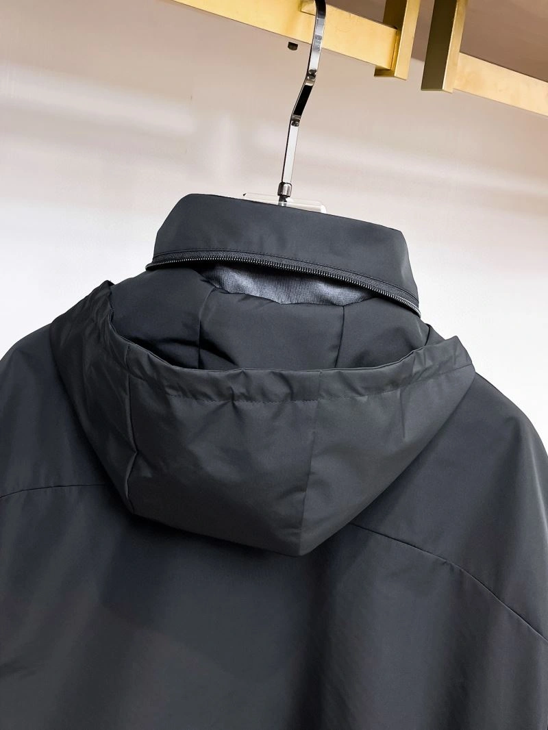 Refined Louis Vuitton Outwear 136715