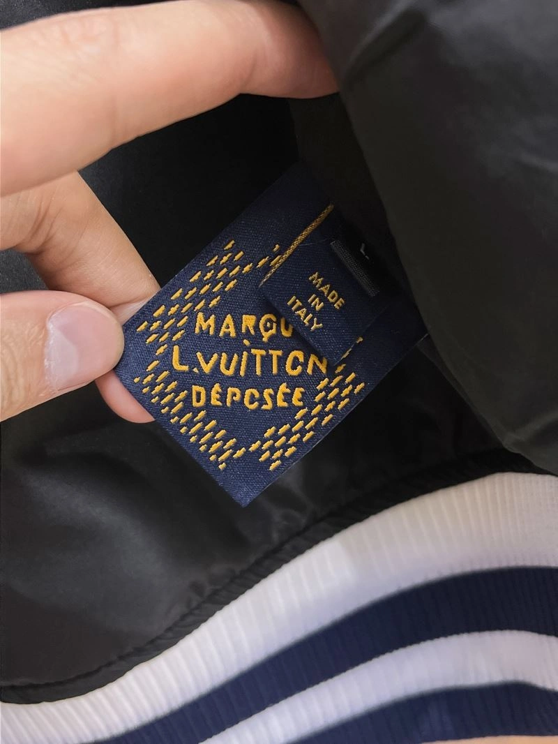 Louis Vuitton Outwear SmartChoice 136712