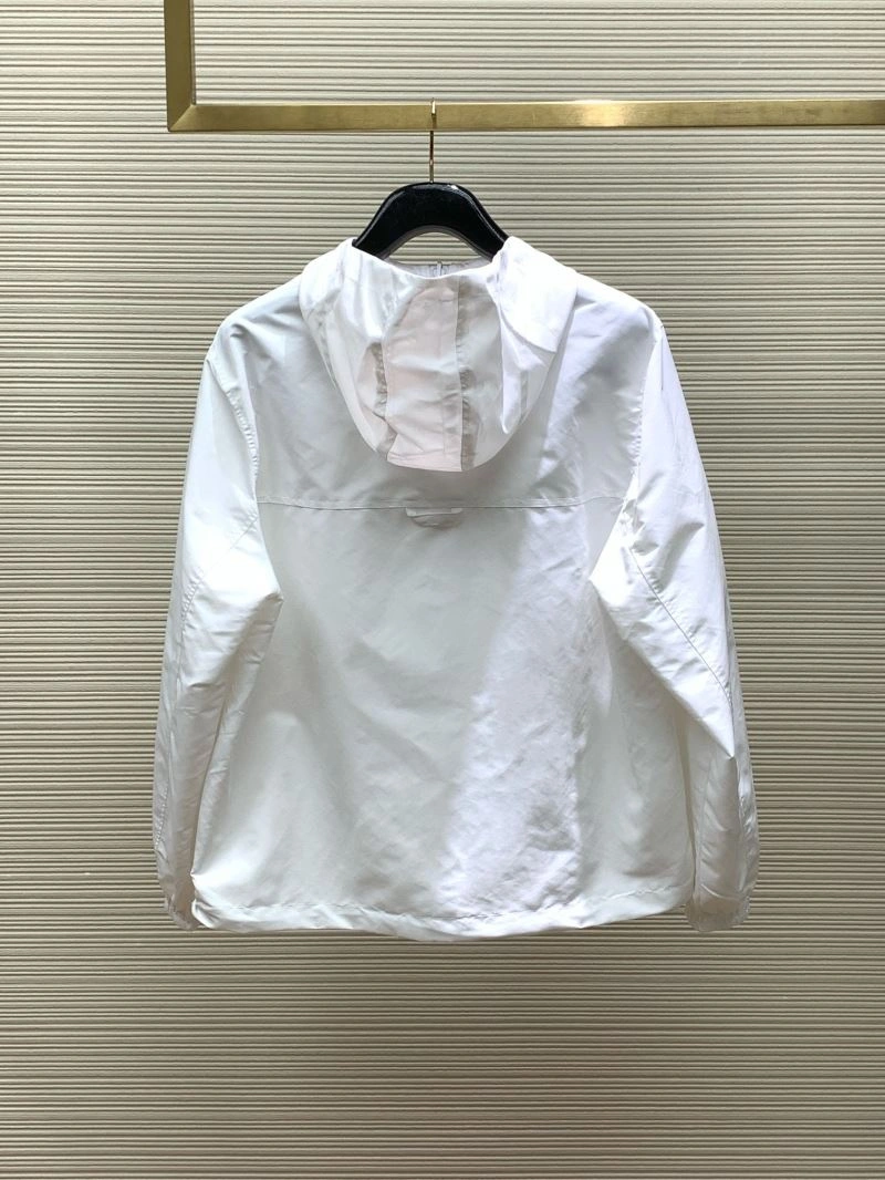 Timeless Louis Vuitton Outwear 136709