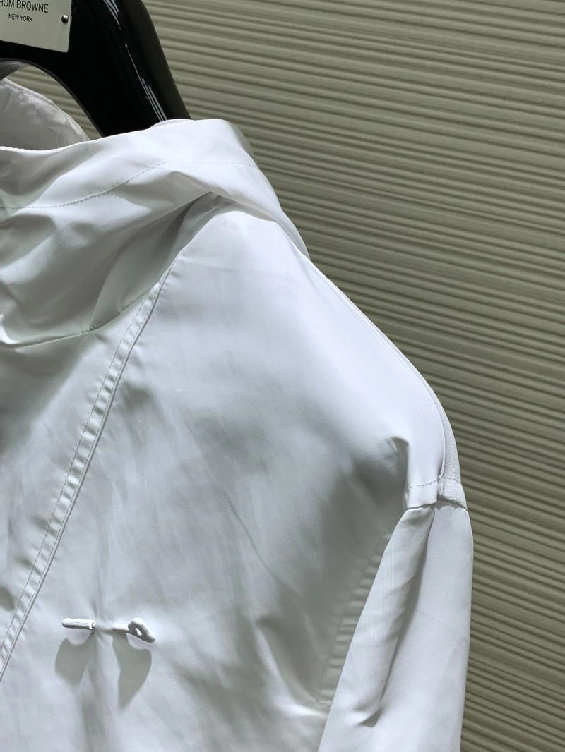 Timeless Louis Vuitton Outwear 136709